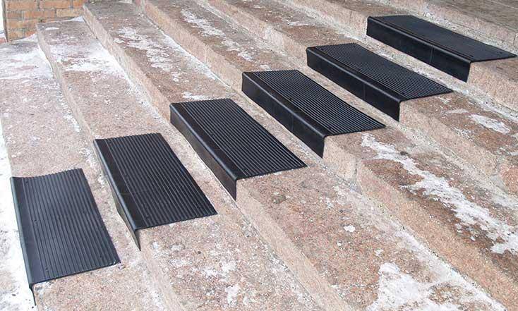 Нескользящая плитка для ступеней и крыльца: морозостойкая противоскользящая, из керамогранита и бетонная
