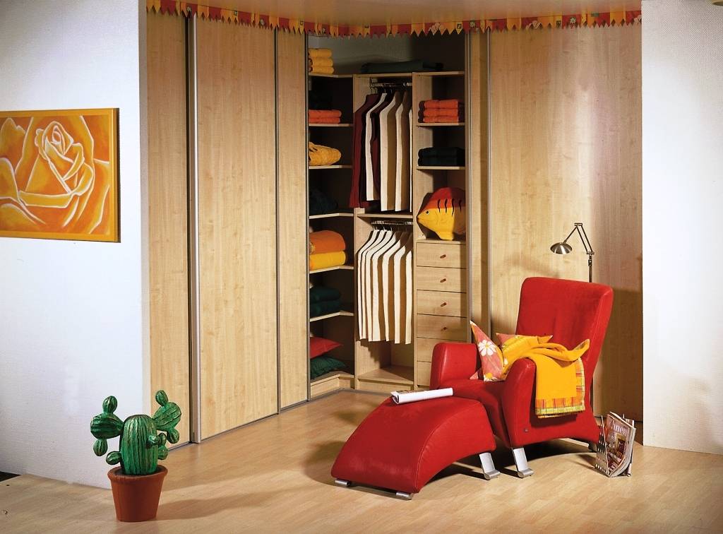 Шкафы-купе фото дизайн в спальню: интерьер и современные идеи, угловые и встроенные, двери внутри