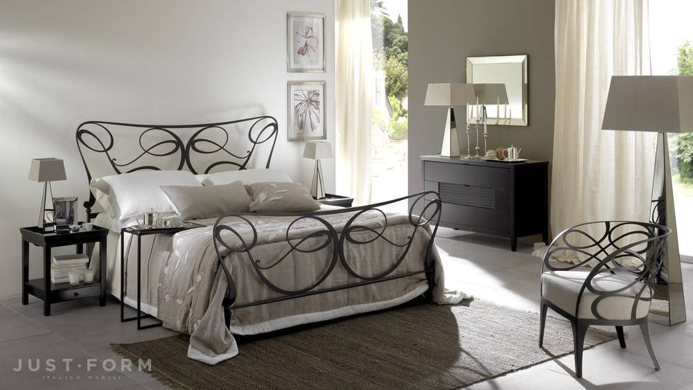 Кованые кровати в интерьере — фото новинки современных моделей