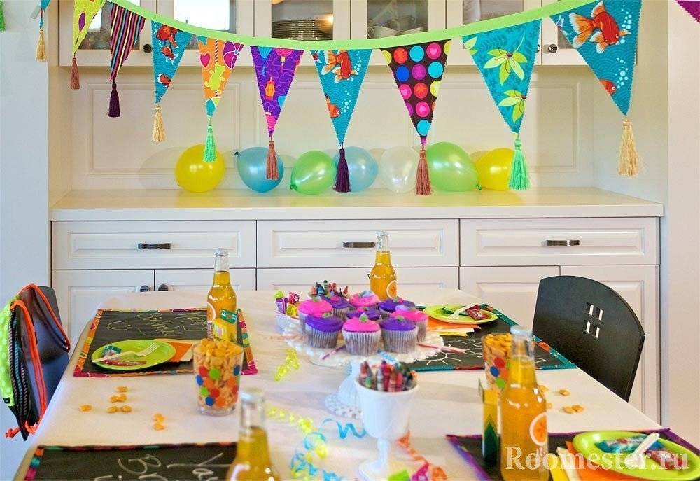 Оформление детского стола на день рождения (43 фото): как накрыть своими руками, идеи сервировки праздничного варианта