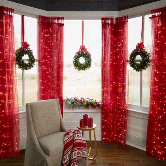 Новогодние шторы и идеи украшения окна