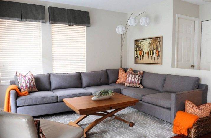 С чем сочетать зеленый диван в интерьере: примеры и фото