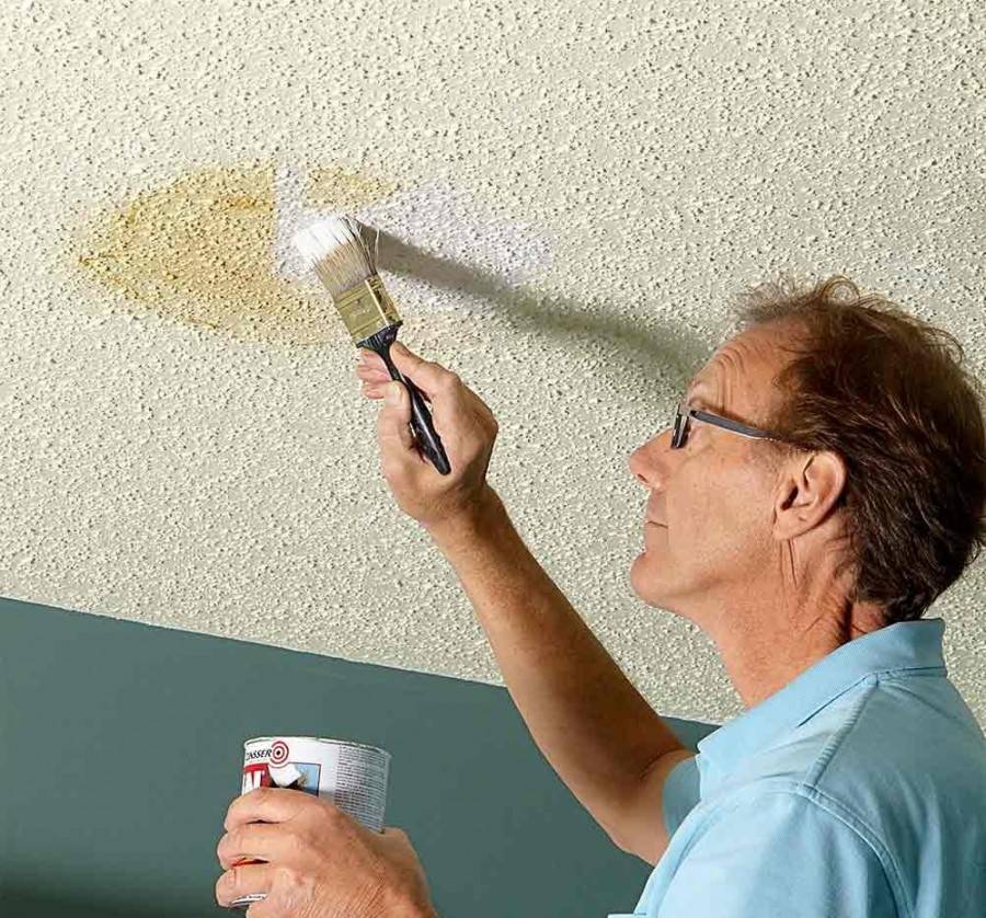 Как покрасить потолок без разводов своими руками