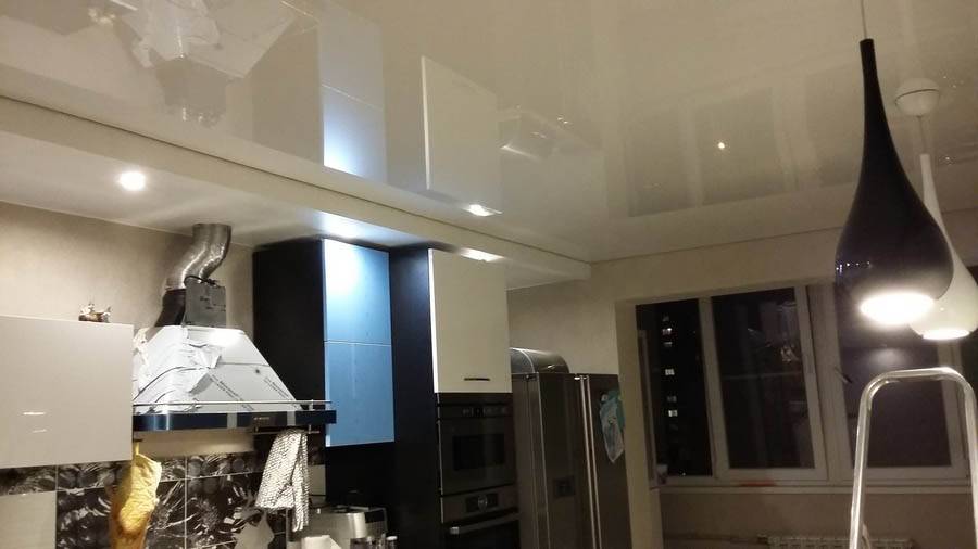 Черный потолок на кухне: плюсы, минусы и варианты дизайна