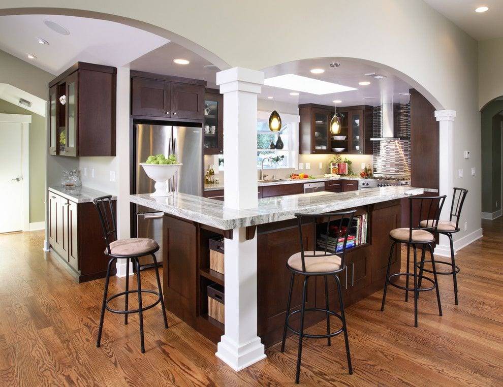 Маленькая кухня с барной стойкой (85 фото): угловой кухонный гарнитур и стойка вместо стола, дизайн комнаты небольшой площади в «хрущевке»