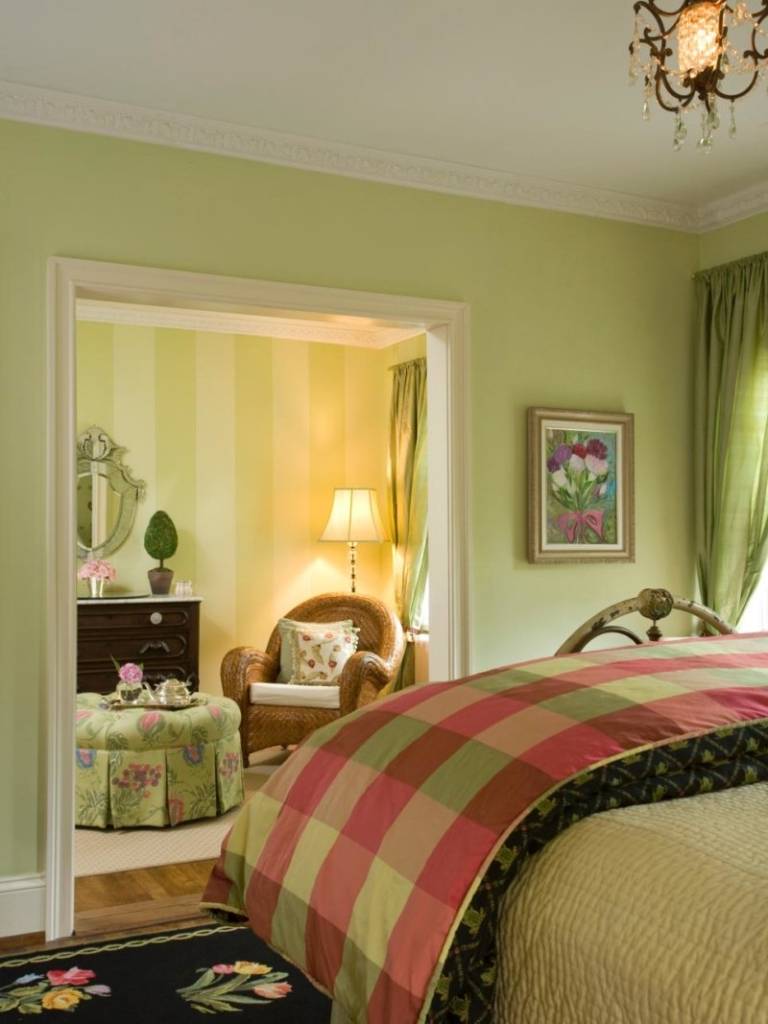 Зеленая спальня в интерьере: 175+ (фото) дизайна и аксессуаров