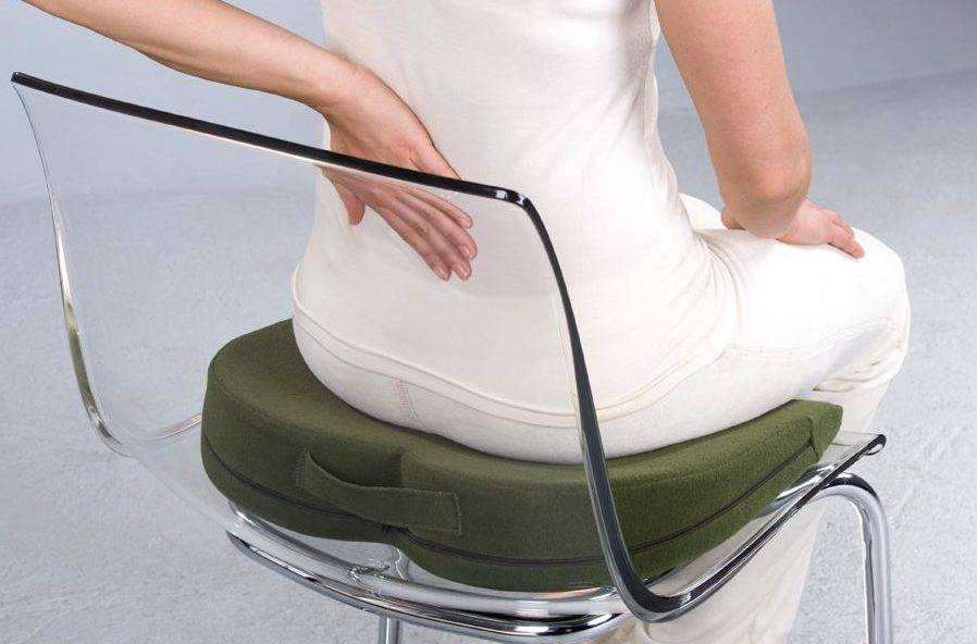 Ортопедическая подушка для сидения: на стул и кровать, для позвоночника и поясницы, модели в виде кольца с отверстием, гелевые и другие