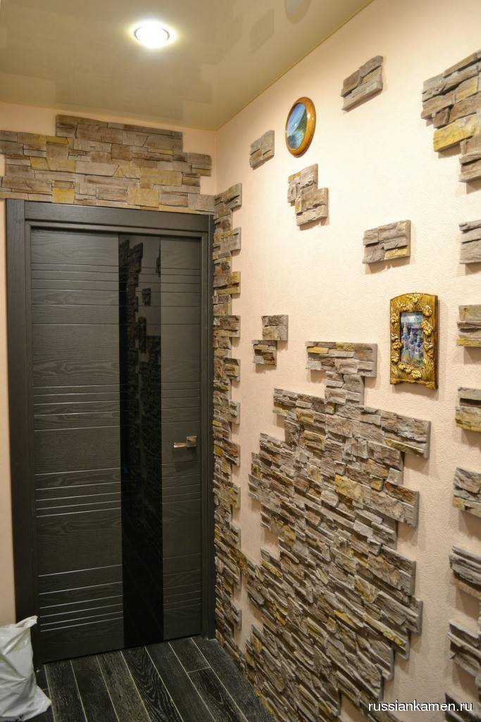 Отделка коридора декоративным камнем. особенности работы и варианта дизайна