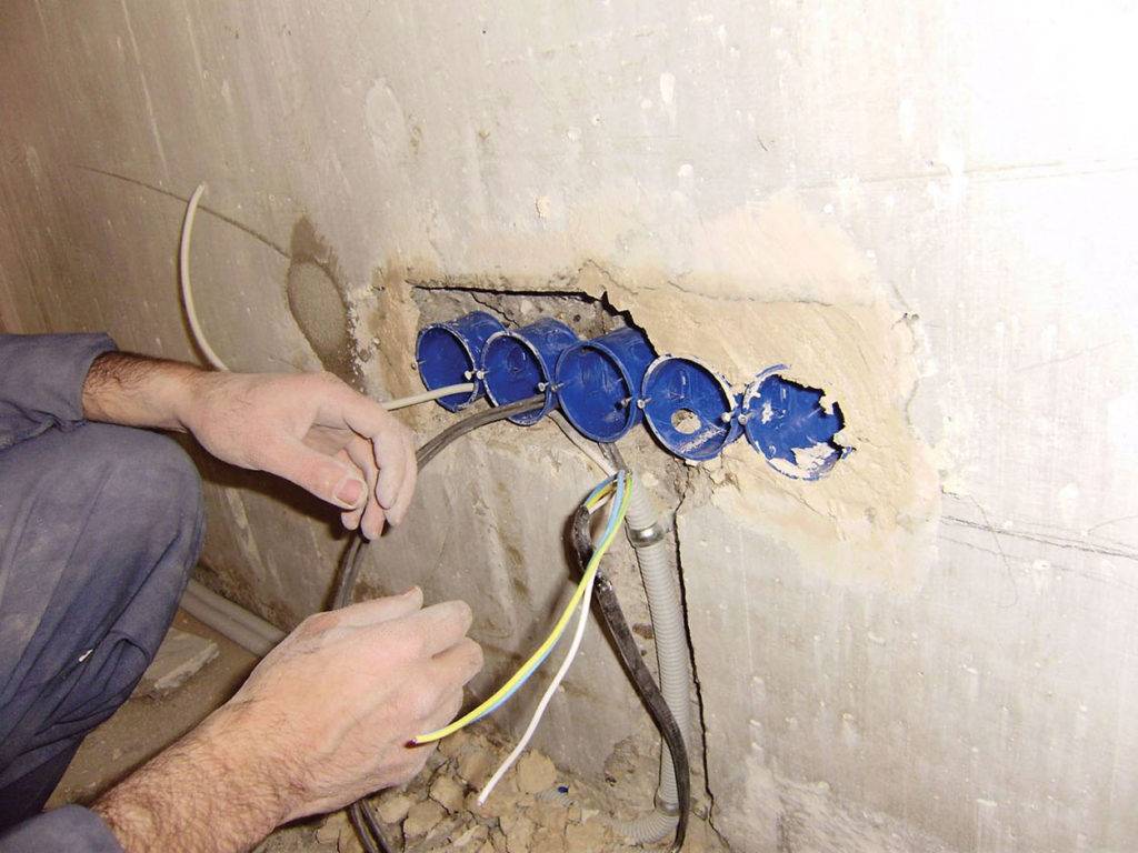 Разводка электрики в квартире своими руками: экономим на оплате труда специалиста
