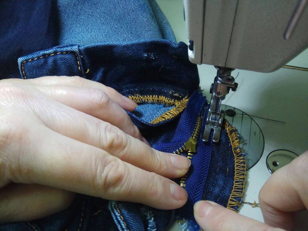 Как починить молнию на куртках и других предметах гардероба своими руками в домашних условиях, видео лайфхак