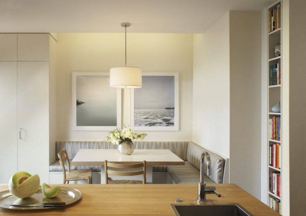 Дизайн кухни с диваном (55 фото): планировка маленькой прямоугольной кухни с барной стойкой, телевизором и угловым диванчиком