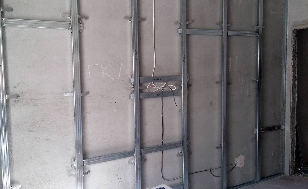 Отделка стен гипсокартоном в деревянном доме своими руками