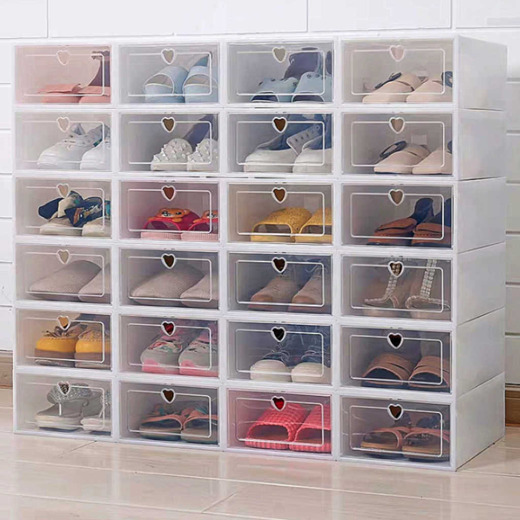 Наводим порядок в гардеробной: 20 идей, как хранить одежду и обувь