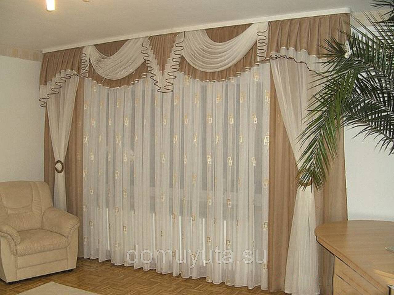 Короткие шторы в гостиную и зал: фото с идеями дизайна