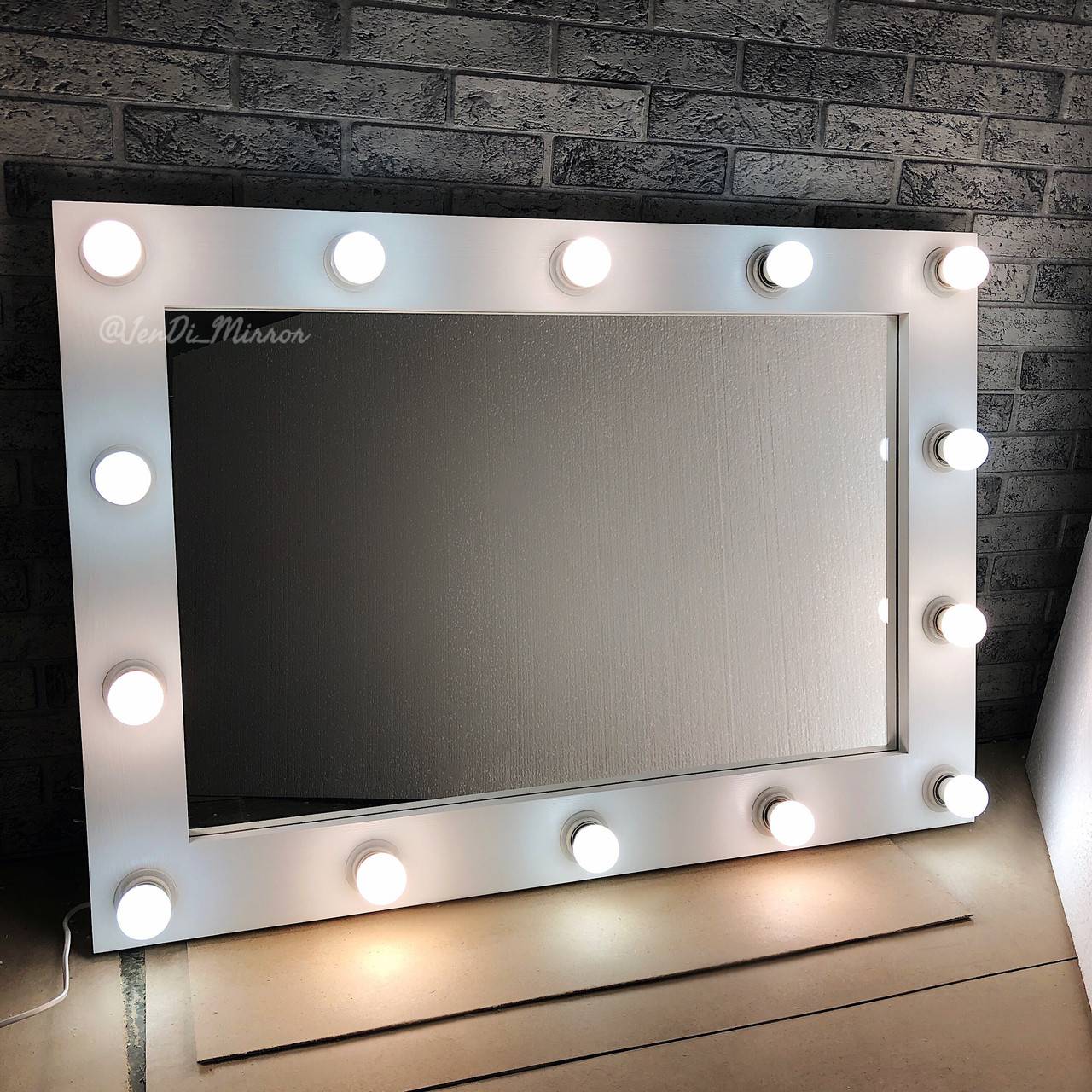 Как выбрать косметическое зеркало с подсветкой? топ-7 косметических зеркал 2022 | «медспрос»