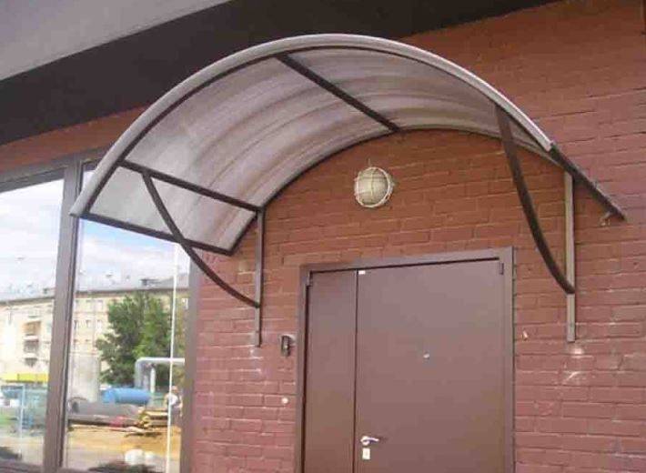 Козырьки (114 фото): дизайн навеса над крыльцом и входом частного дома, навесные конструкции над входной дверью