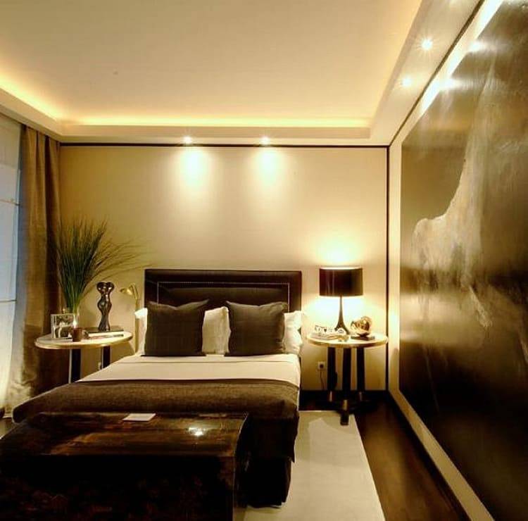 Навесные потолки с подсветкой фото для спальни