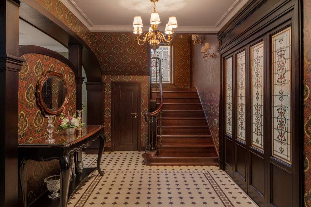 Дизайн коридора в частном доме (73 фото): красивая отделка интерьера с лестницей, как правильно оформить второй этаж, чем отделать стены в холодной прихожей