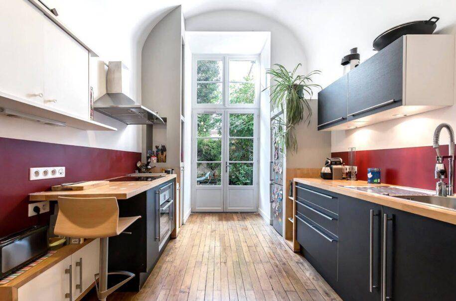 Полезные приёмы в дизайне узкой кухни + 115 лучших идей в фото