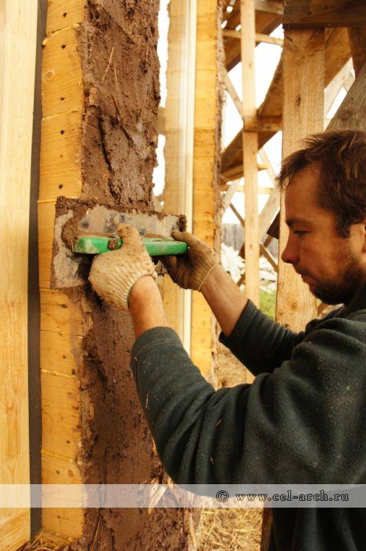 Особенности штукатурки деревянных стен внутри дома. советы по нанесению раствора на стены +фото