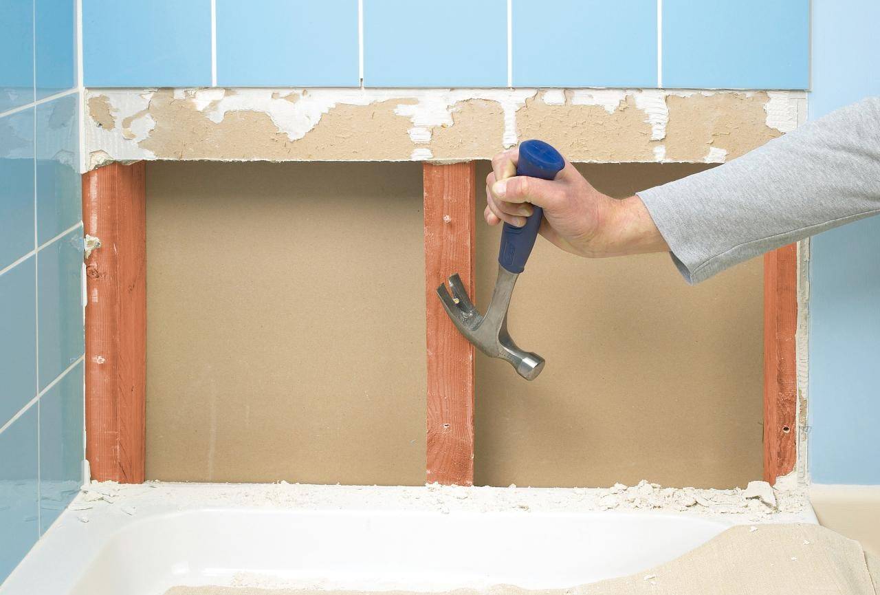 Как убрать старый кафель в ванной. как аккуратно снять плитку со стены и пола? инструменты, этапы проведения работ, рекомендации - все о строительстве