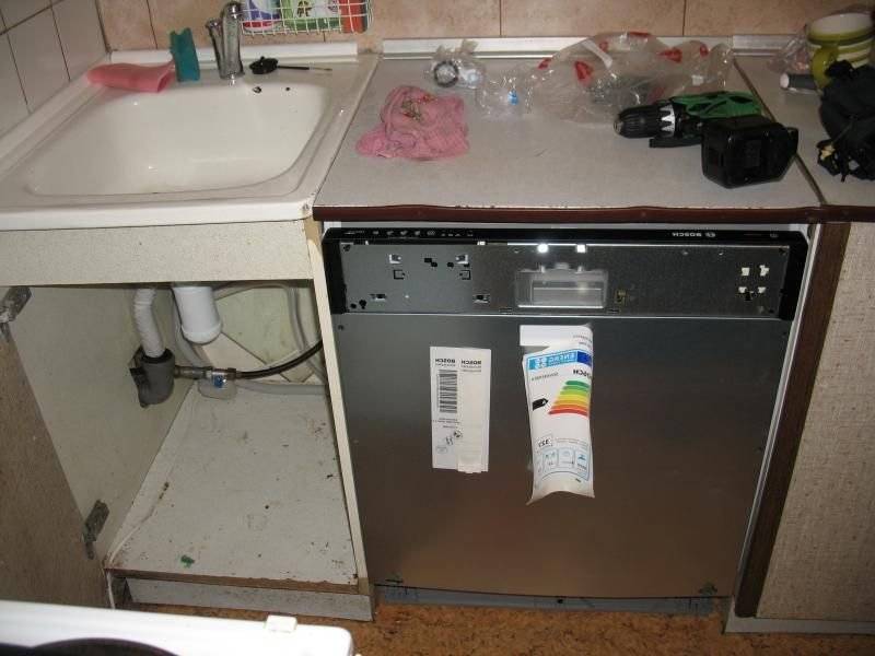 Самостоятельная установка и подключение посудомоечной машины к коммуникациям