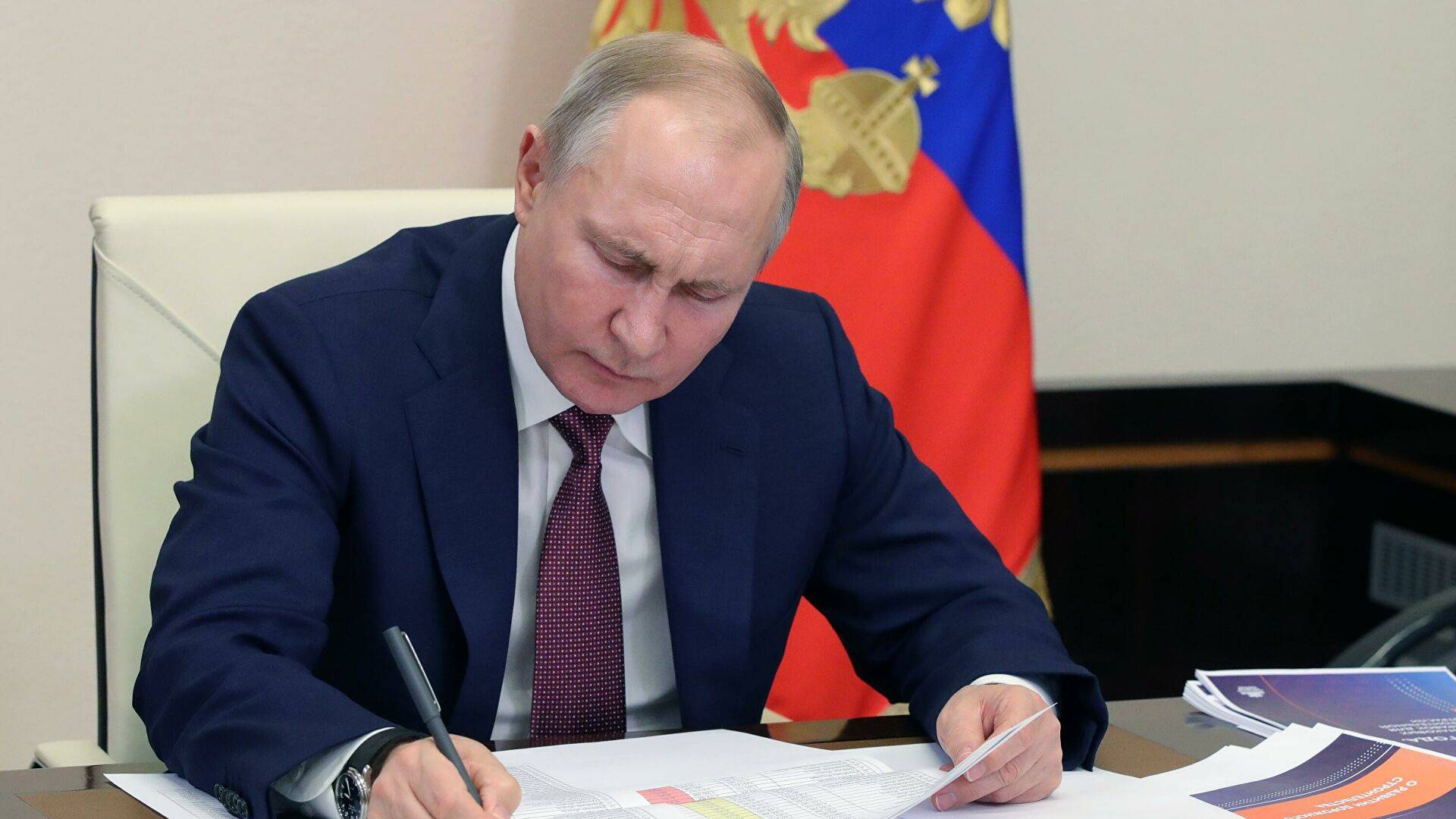 Владимир Путин подписал указ о мерах поддержки строительной отрасли
