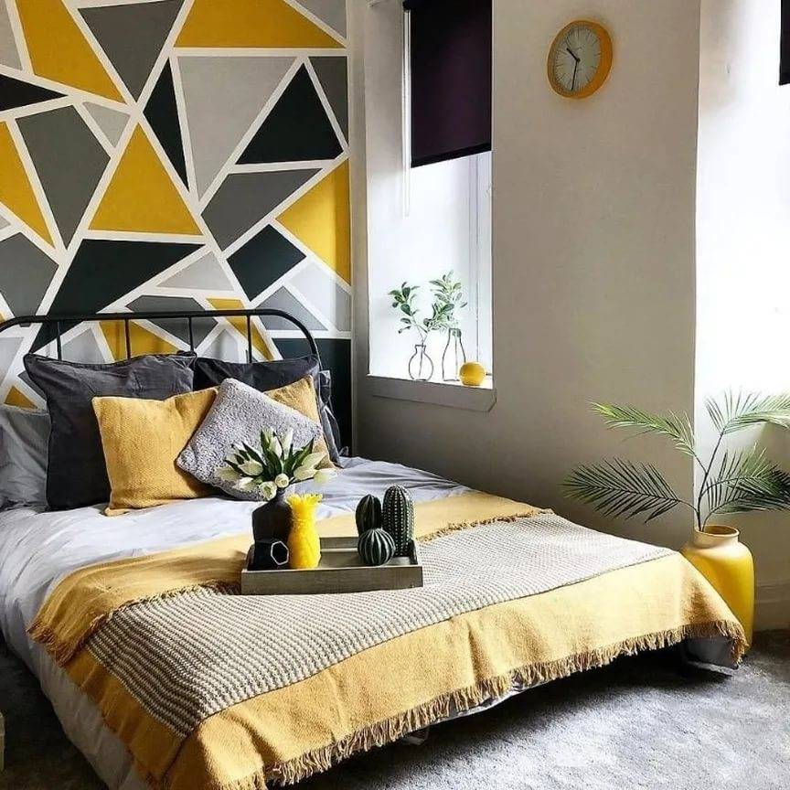 Обои для стен с геометрическим рисунком в интерьере: геометрия в квартире своими руками, преимущества и особенности выбора орнамента для маленького или большого пространства