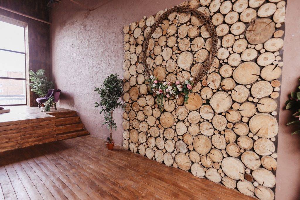 Спилы дерева для декора: панно, изделия, отделка стен из среза дерева
 - 15 фото