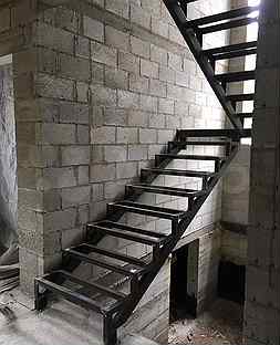 Металлическая лестница на второй этаж своими руками фото, чертеж