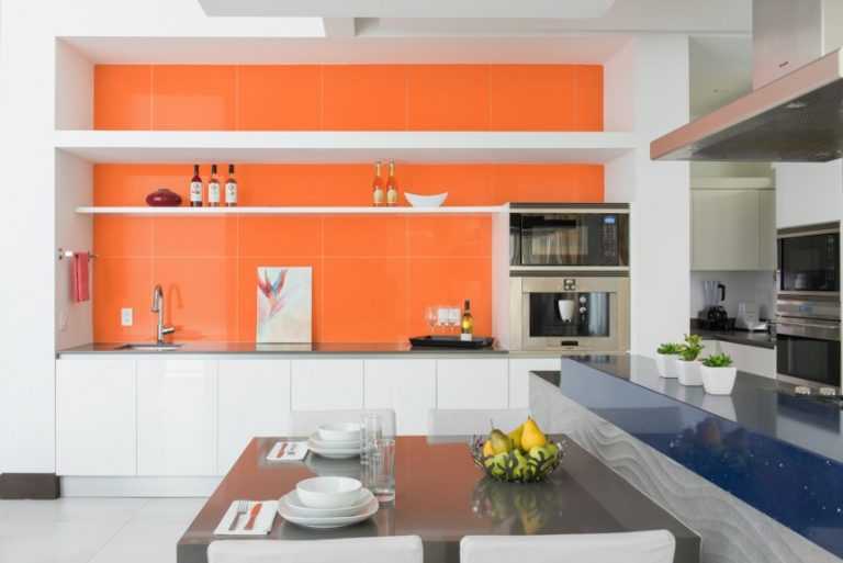 Фиолетовый цвет в интерьере кухни - 75 фото новинок яркого дизайнакухня — вкус комфорта