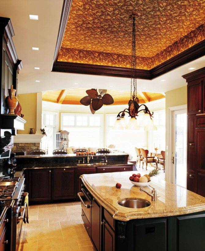 Какой потолок лучше сделать на кухне: эксперт рекомендует