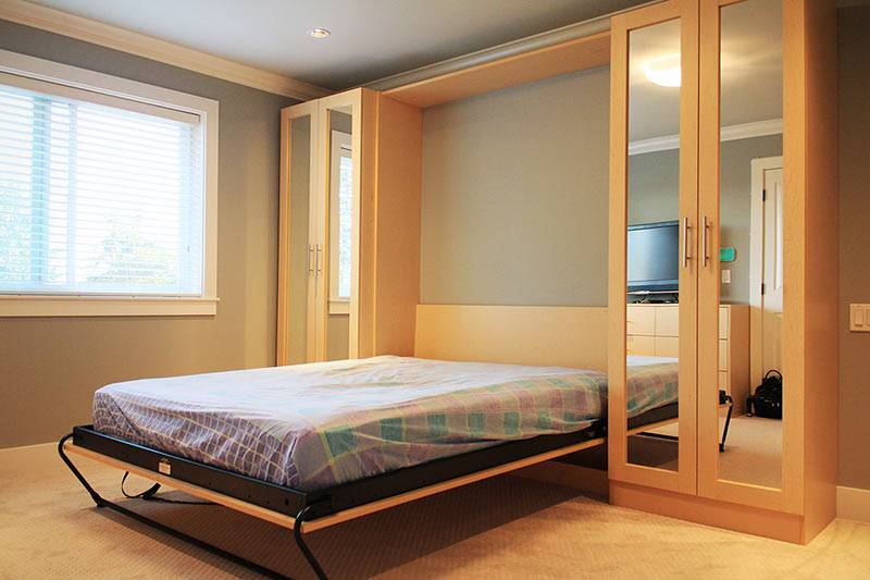 Откидная кровать встроенная в шкаф - фото идеи | myinteriordesign.ru