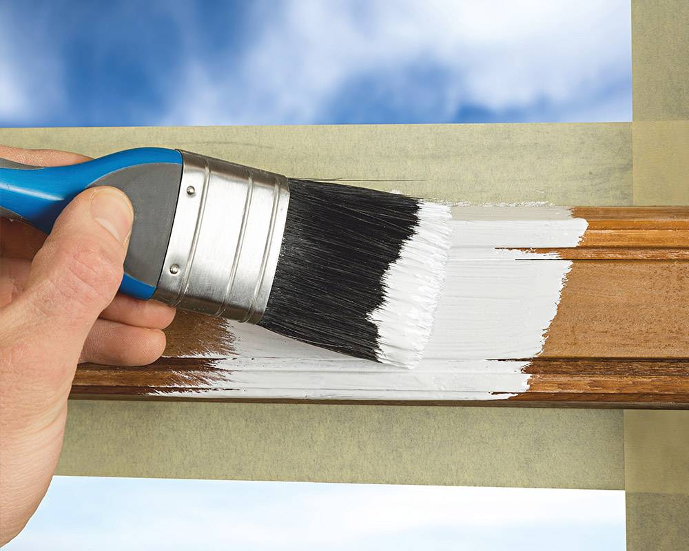 Чем и как покрасить деревянные окна