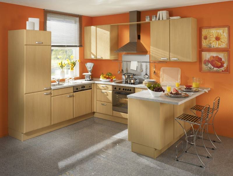 Совет какую кухню выбрать. Соломенный цвет кухонного гарнитура. Интерьер рыжая мебель кухня. Какой цвет кухни выбрать для маленькой кухни. Дизайн кухни цвета рыжий дуб.