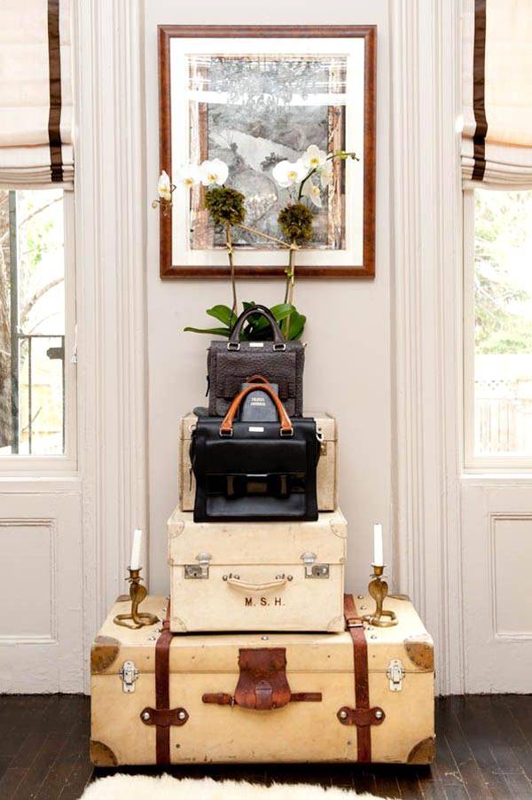 Интересные идеи применения старых чемоданов в интерьере — 75 фото — строительный проект