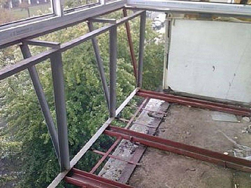 Остекление балкона в хрущевке - различные варианты