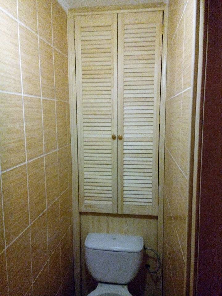 Жалюзийные двери в туалете фото