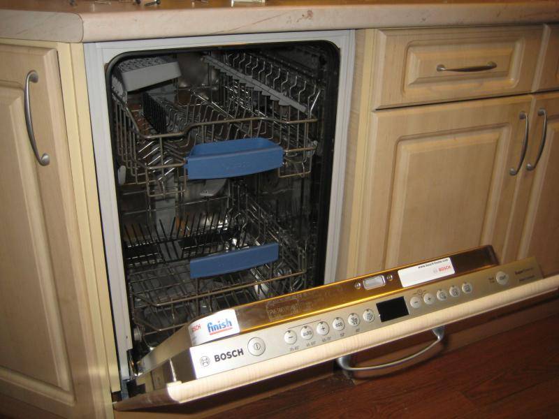 Установка посудомоечной машины своими руками в готовую кухню