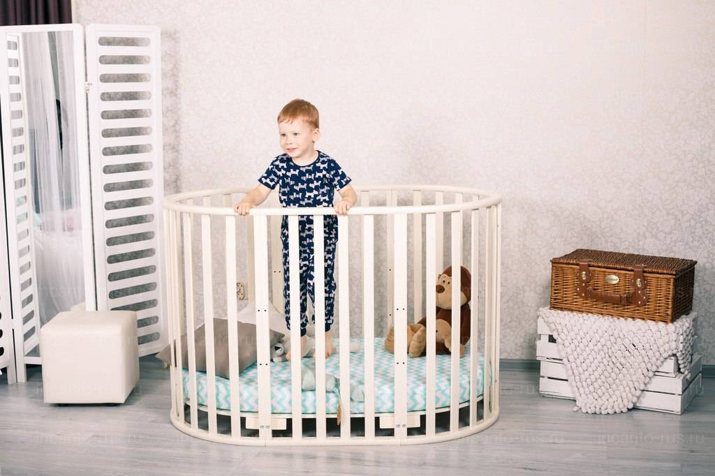 Круглая кроватка: модели для новорожденных и возможные современные модификации (125 фото)