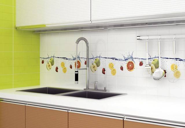 Технология укладки кухонного фартука из плитки на стене и по углам