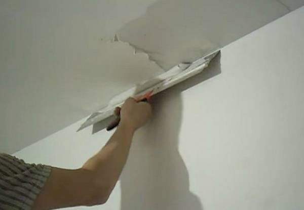 Как своими руками выполнить декоративную шпаклевку потолка