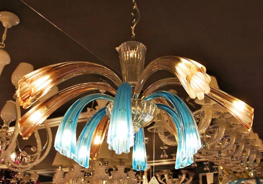 Люстры из муранского стекла: итальянские потолочные и подвесные светильники