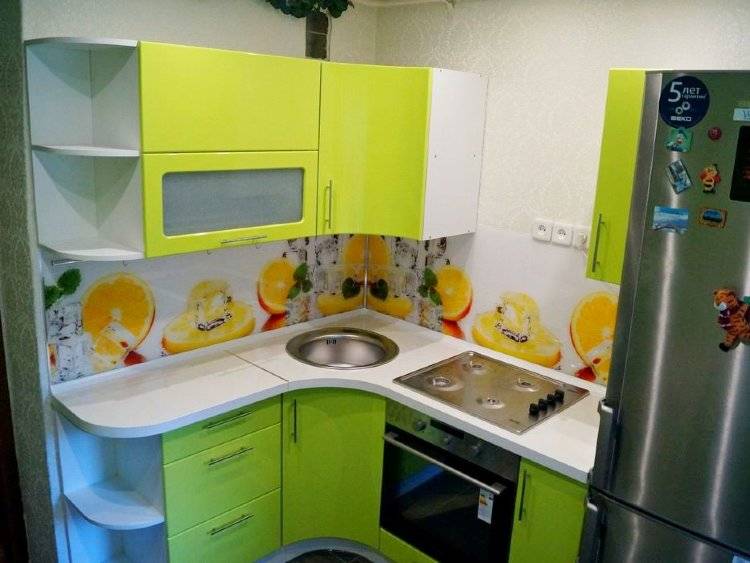 Дизайн углового гарнитура для маленького кухонного помещения