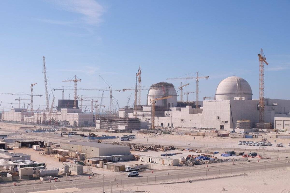 В ОАЭ начала работу самая мощная в мире электростанция