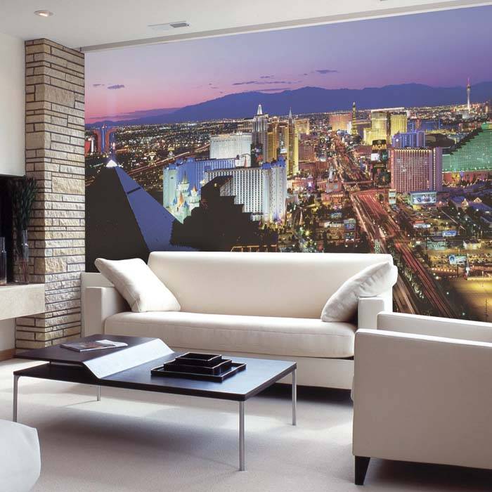 Светлые обои (50 фото): крупный рисунок и узоры на стенах в комнату, сочетания обоев-компаньонов с мебелью, полом и дверями в интерьере