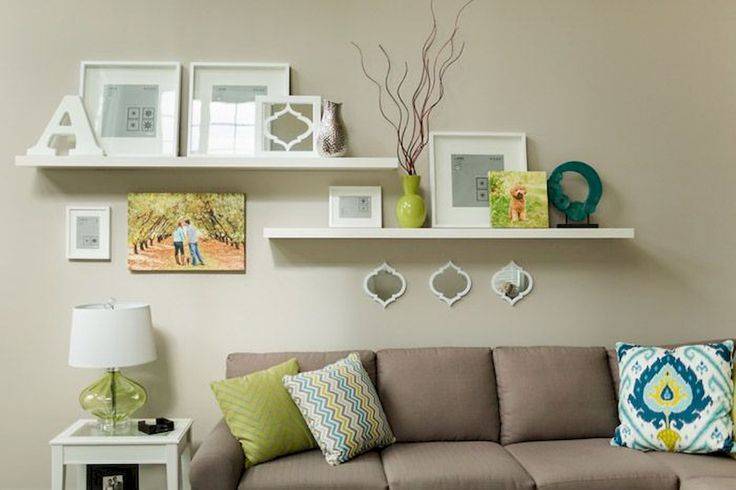 Дизайн стен в гостиной: красивые идеи декора и оформления стен, 130 фото