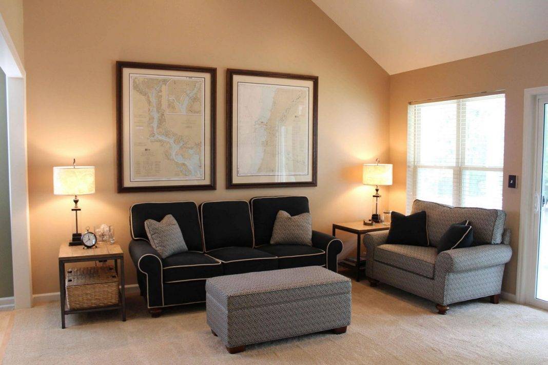Серый диван в интерьере гостиной фото, интерьер с серым диваном, темно-серый диван, угловой