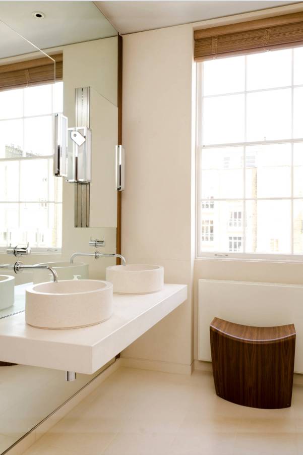 Дизайн ванной комнаты с окном +75 фото