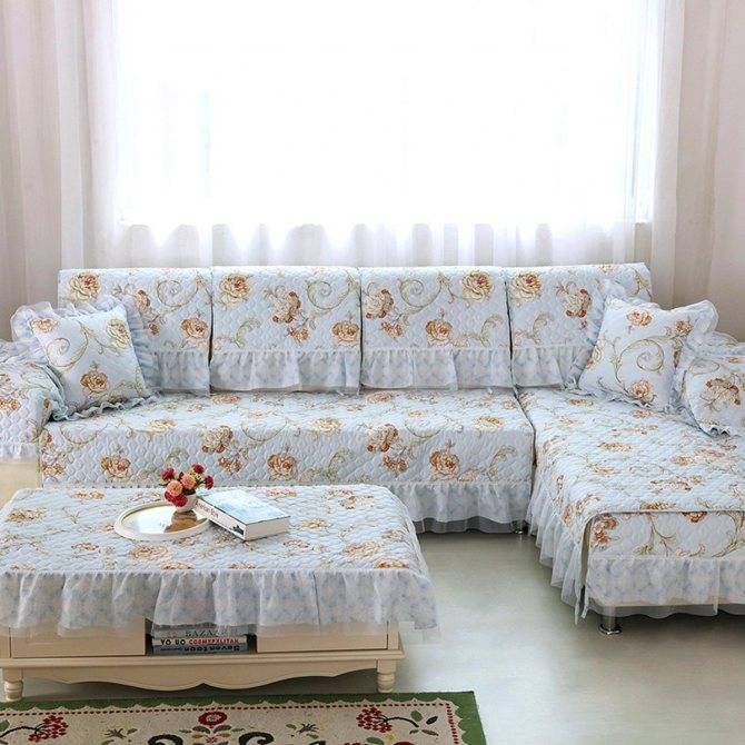 Покрывало на диван: 70+ фото в интерьере, идеи красивого оформления